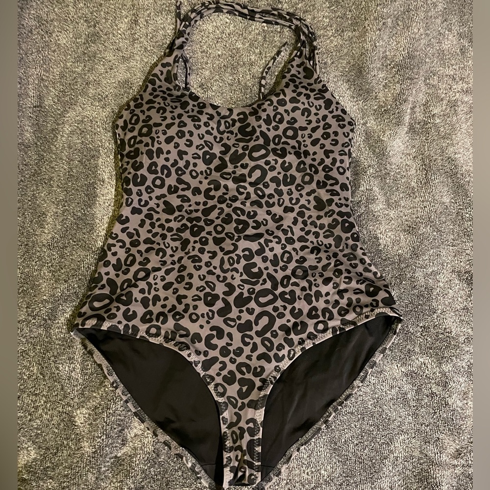 Women’s swim suit Size:L